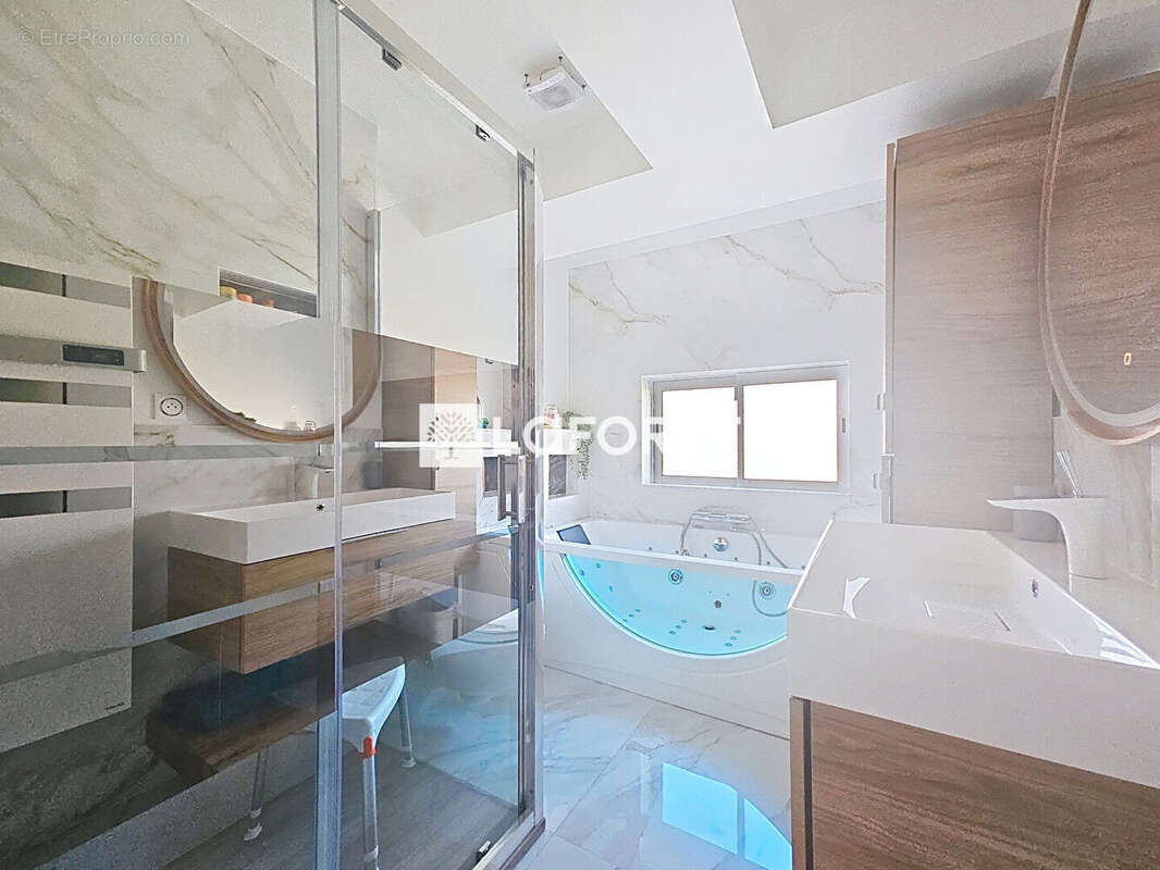 Maison à SARTROUVILLE