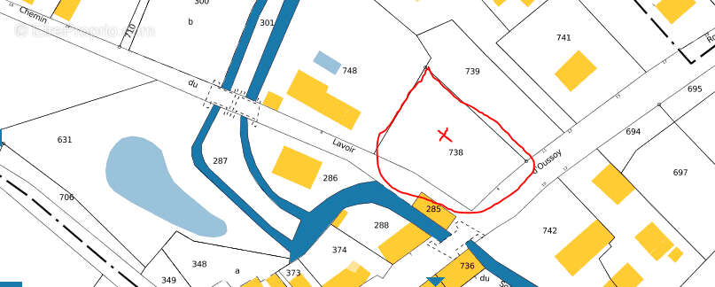 Terrain à LA COUR-MARIGNY
