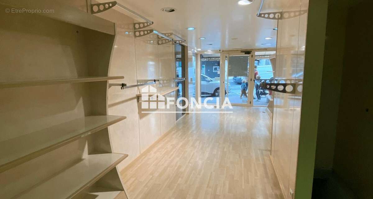 Commerce à CAVALAIRE-SUR-MER