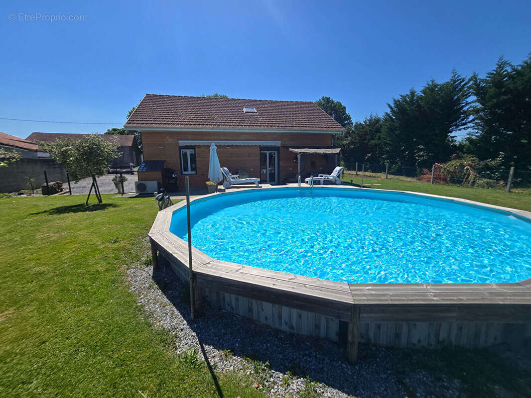 Maison à UZAN