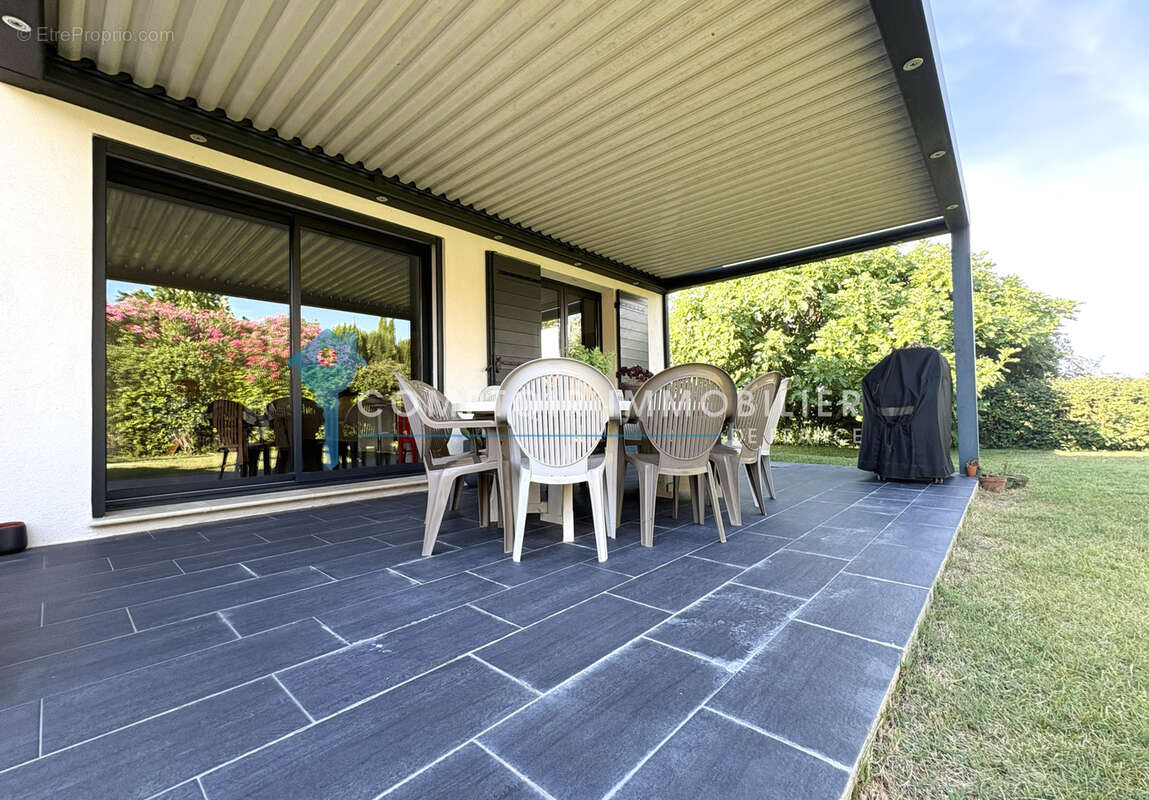 DEPT-30-A VENDRE-MEYNES Bel ensemble immobilier composé de deux villa de plain pied sur 1300m2 de terrain - photo 6