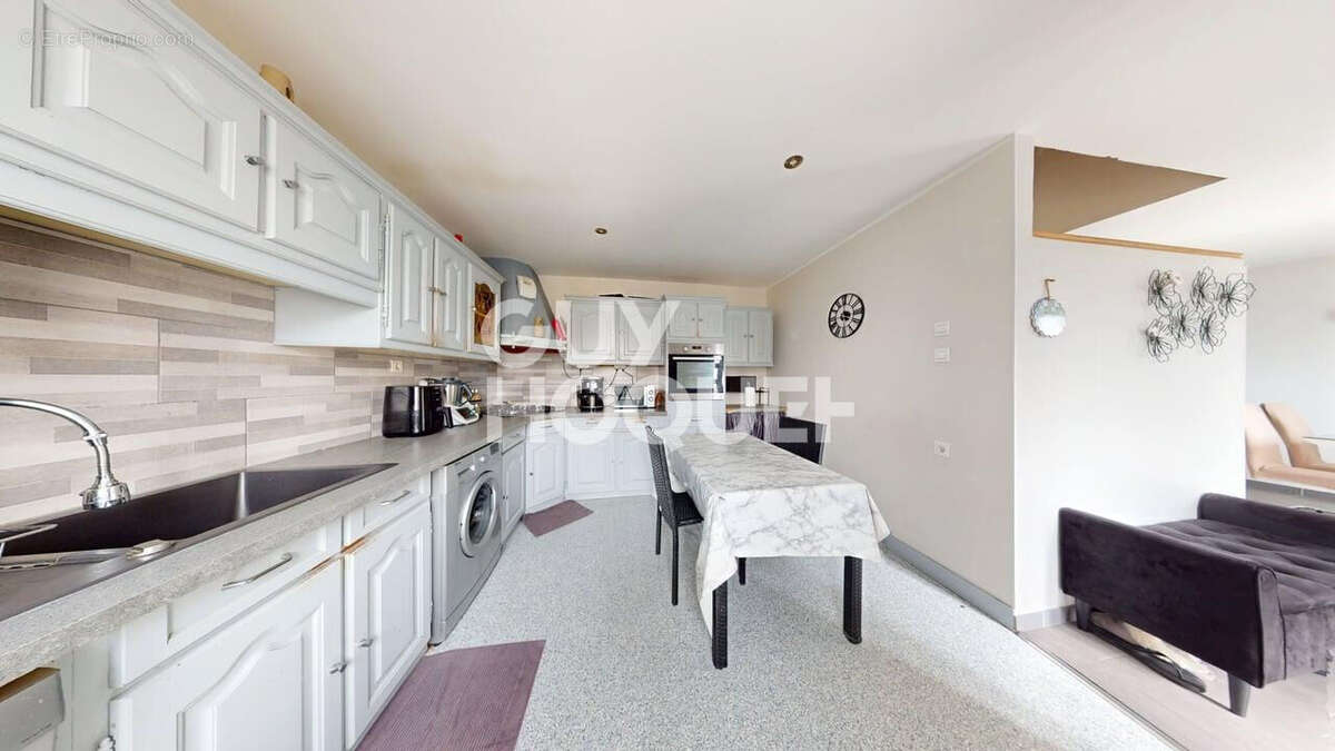 Maison à SAVIGNY-SUR-ORGE