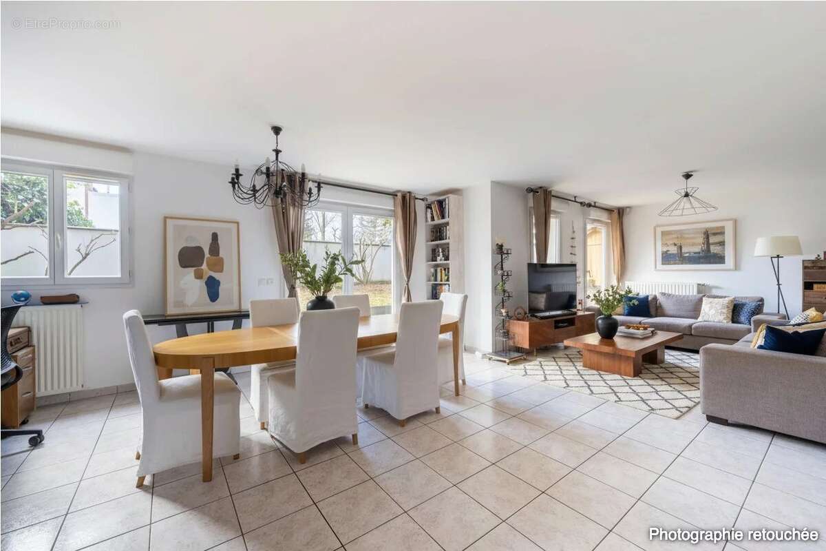 Appartement à COURBEVOIE