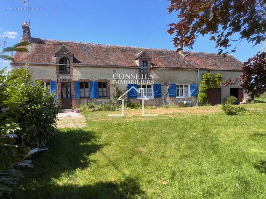 Maison à VILLENEUVE-SUR-YONNE