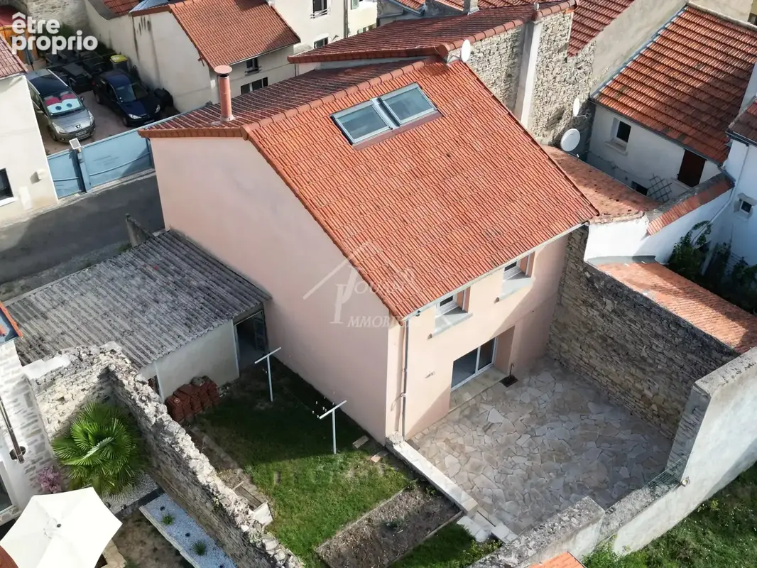Maison trois chambres, garage et cour - photo 15