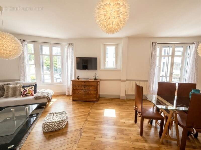 Rare a vannes (56)- centre appartement de charme 107 m²  avec stationnement privatif (56) - photo 2