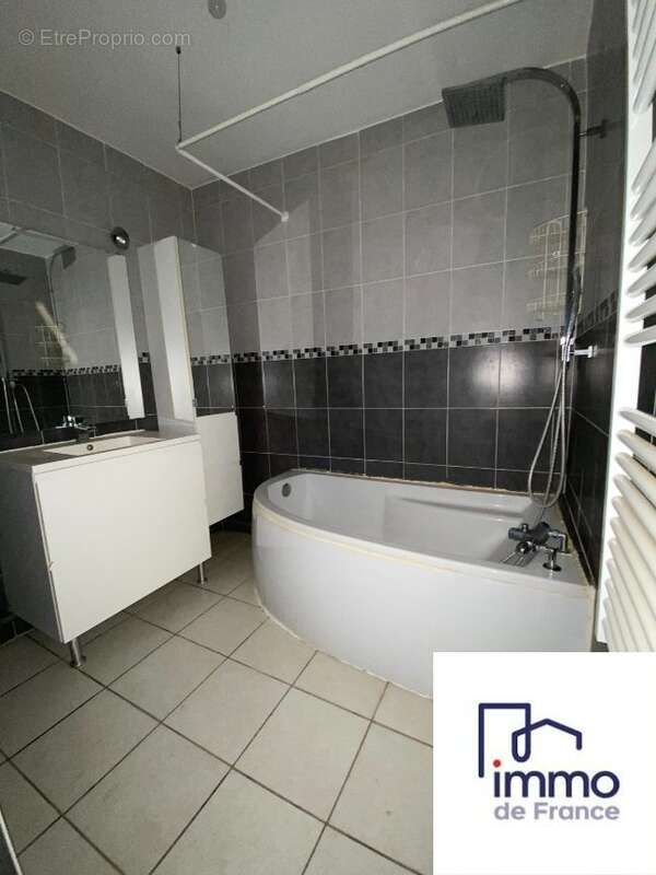 Appartement 341 m² à Pont-Eveque  - photo 7