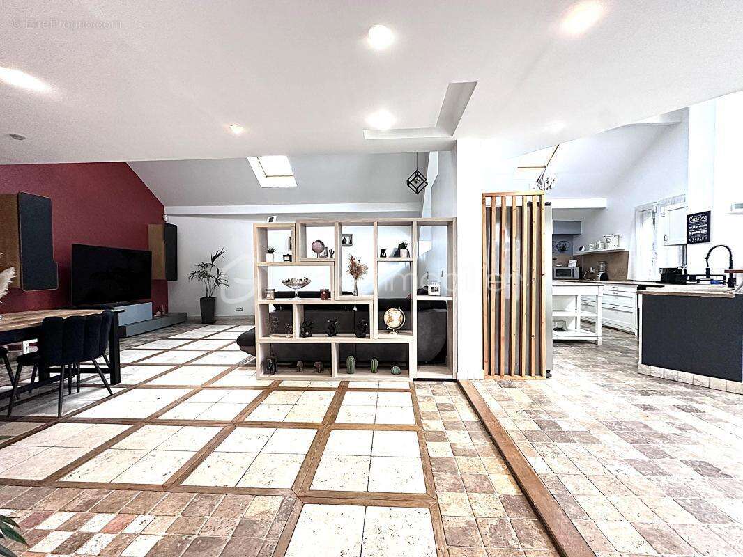 Maison 265 m² à Houilles  - photo 4