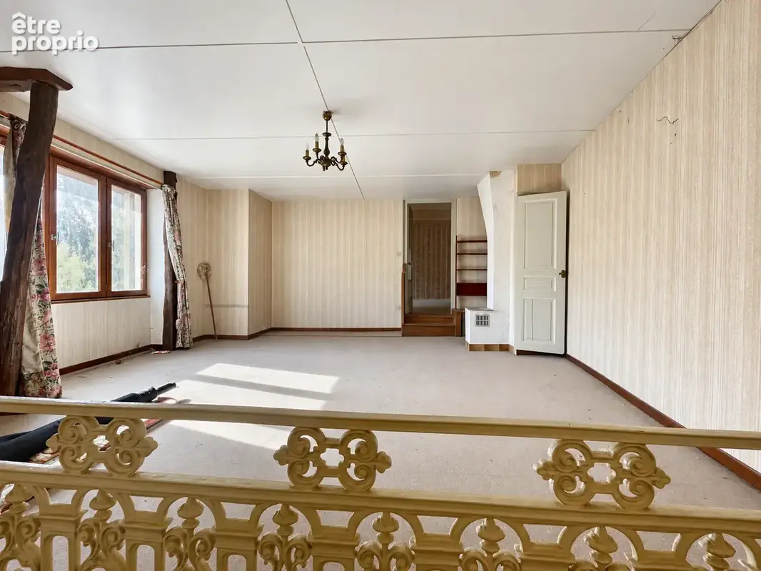 MAISON DE BOURG DE 160 M2 avec Cour et Garage. - photo 8