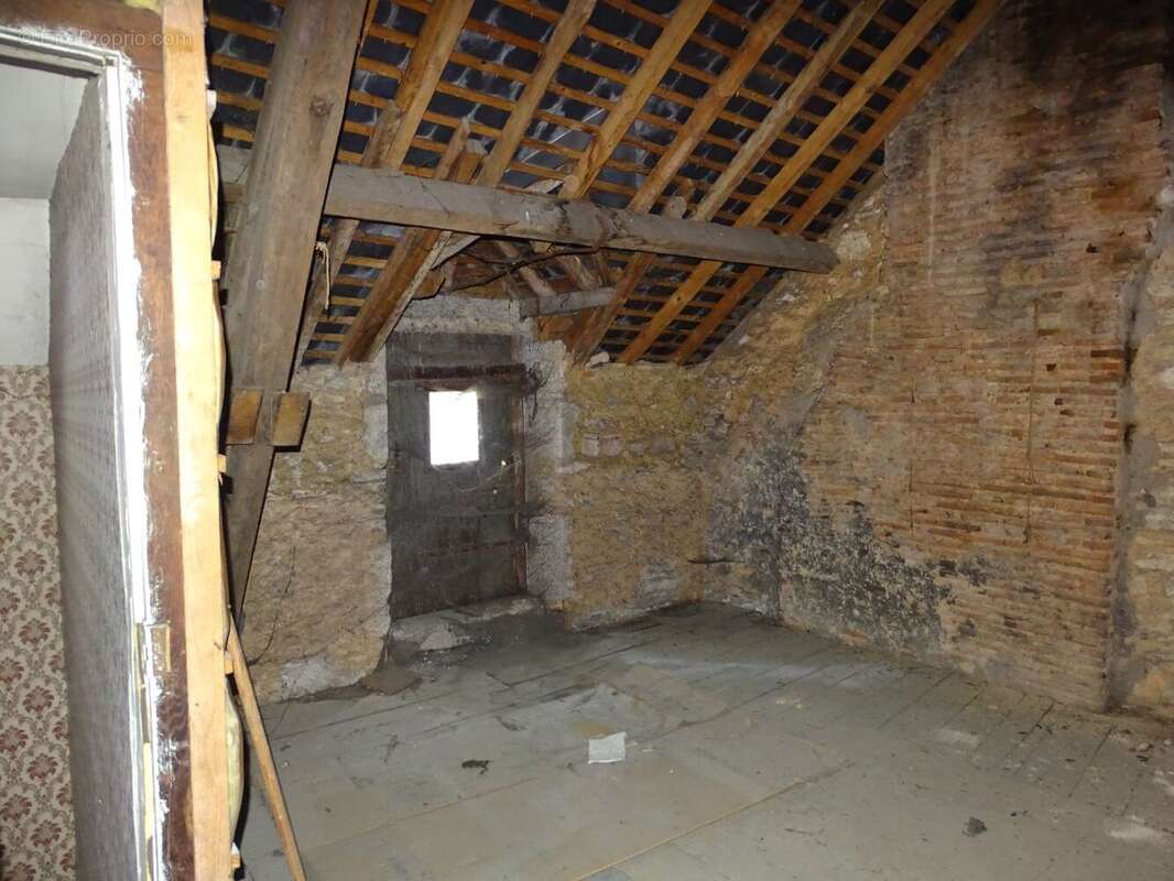 Appartement à LIGNIERES