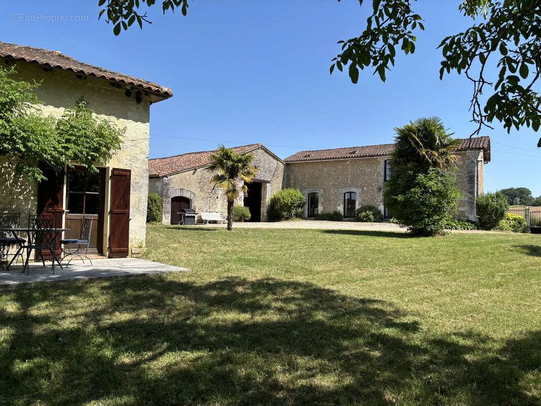 Maison à PETIT-BERSAC