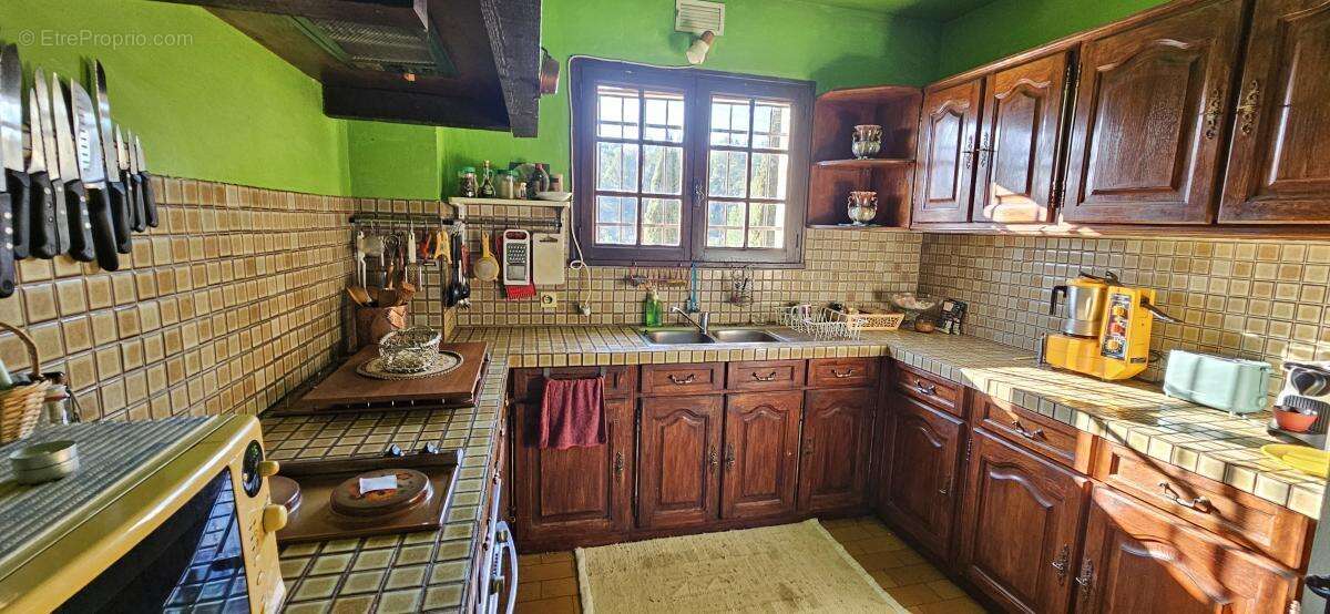 Maison à SAINT-CLEMENT-DE-RIVIERE