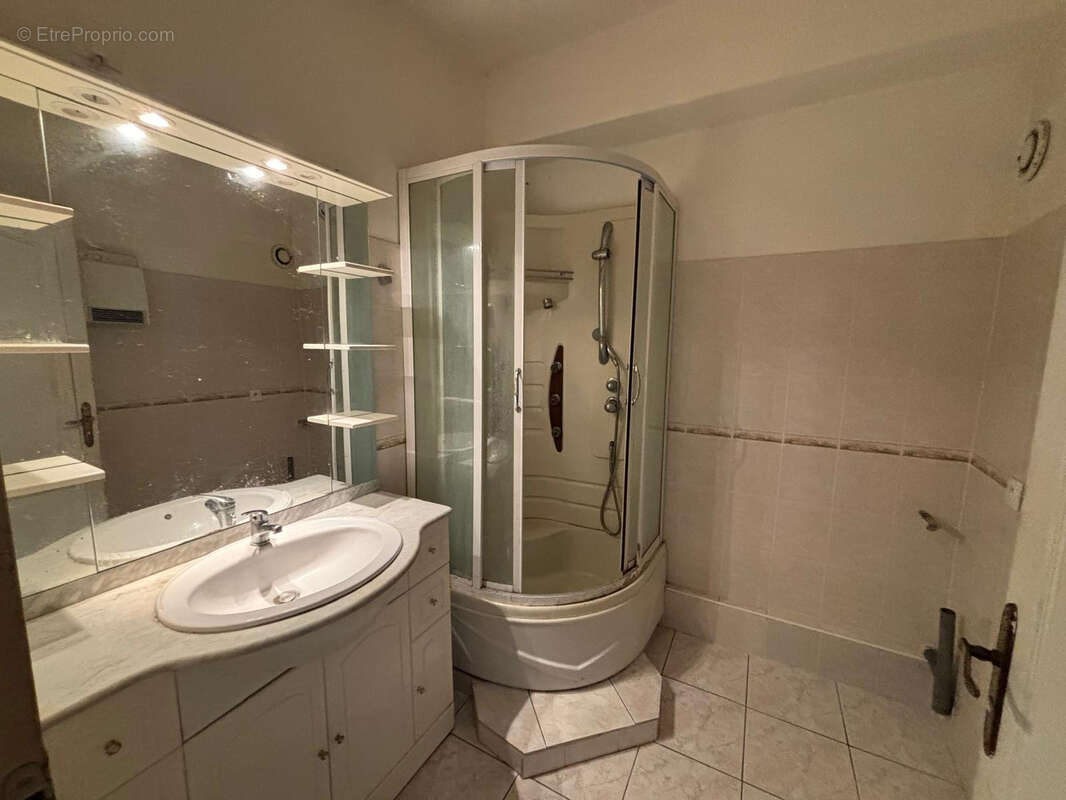 Appartement à BARBEZIEUX-SAINT-HILAIRE