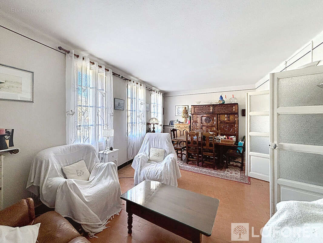 Maison à COURTHEZON