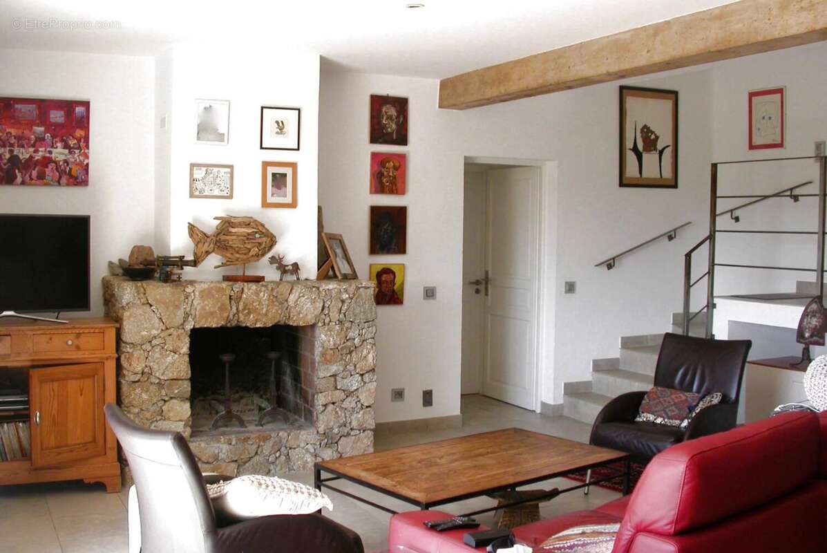 Maison à PLAN-DE-LA-TOUR