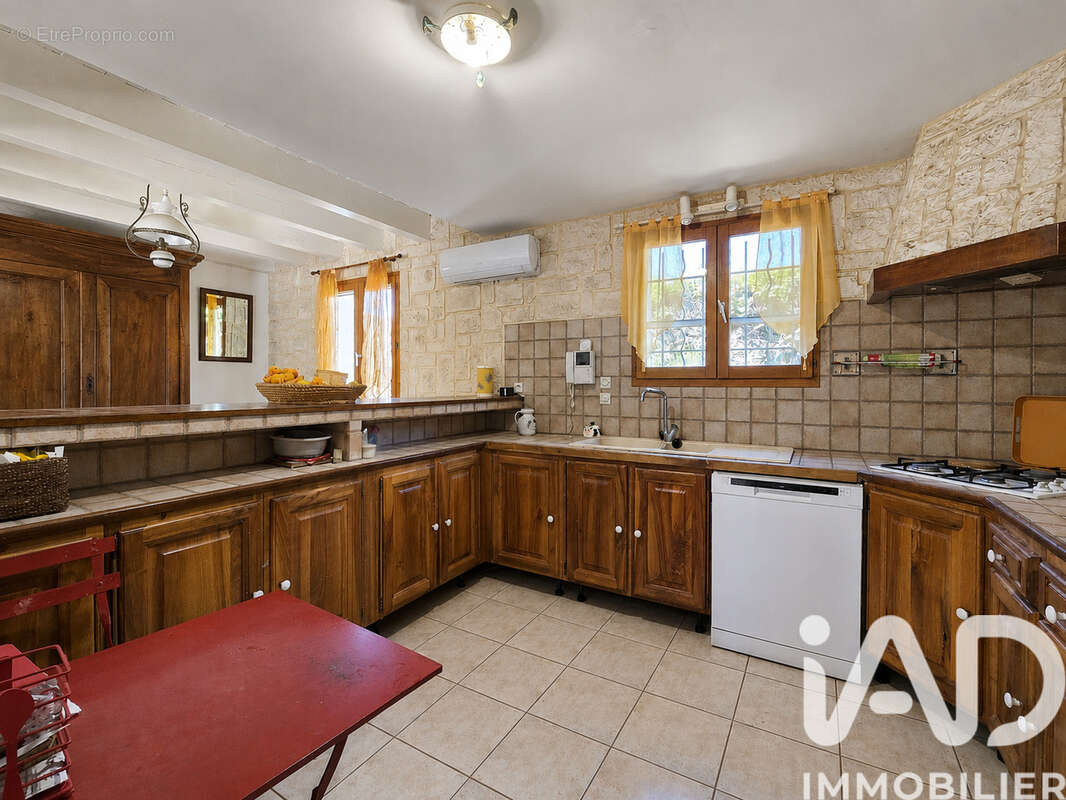 Maison 114 m² à Laudun-L'ardoise  - photo 6