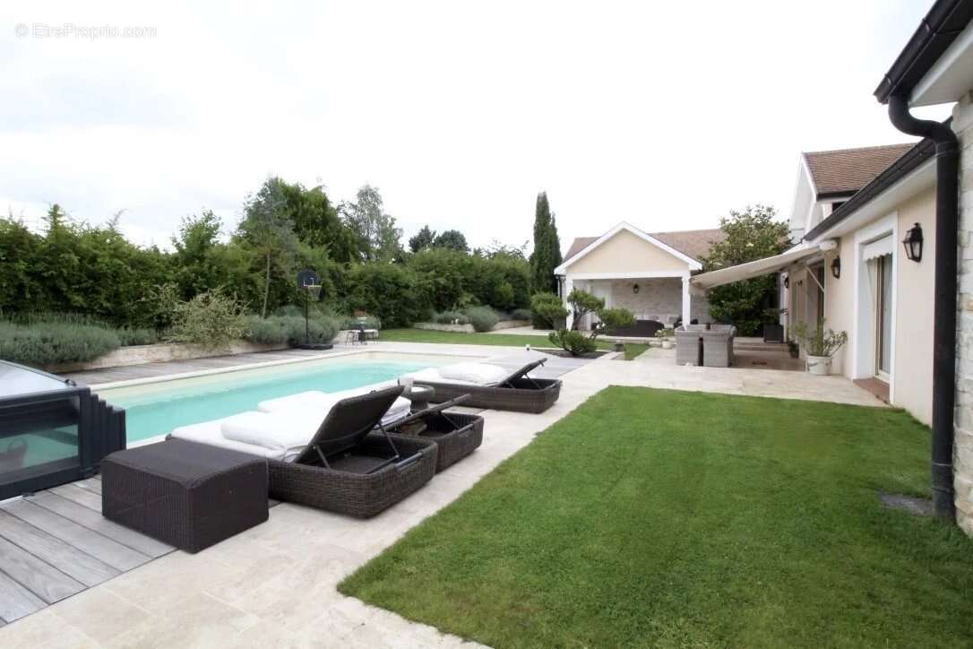 Maison à OZOIR-LA-FERRIERE