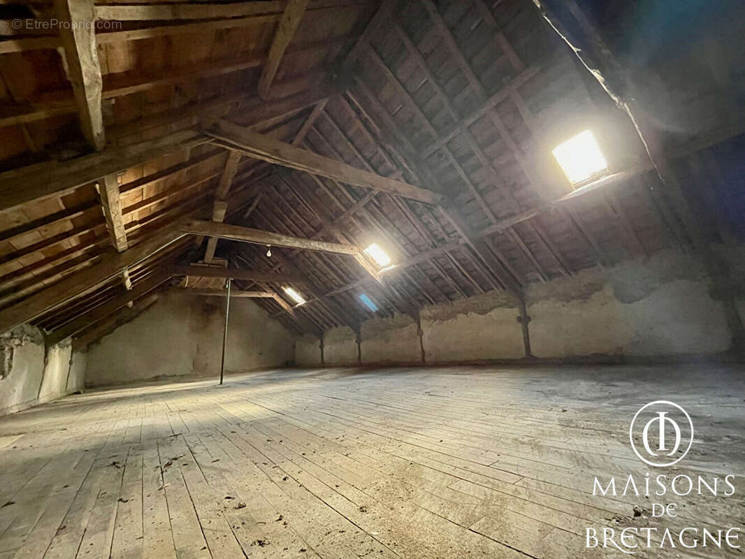 Corps de ferme avec dépendances et hangar à rénover - photo 12