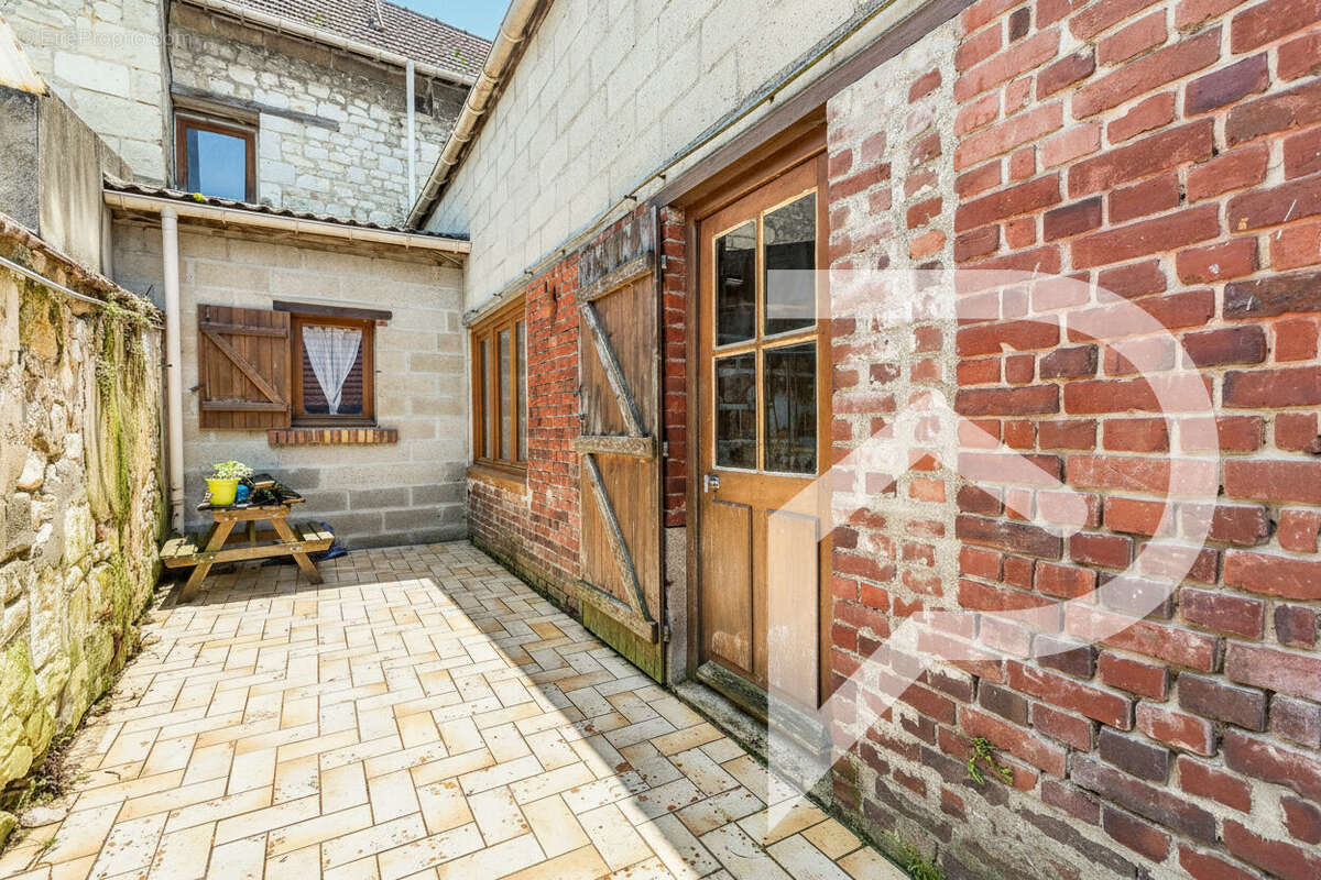 Maison à ESTREES-SAINT-DENIS