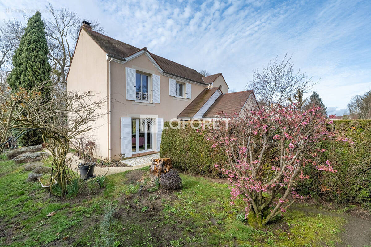 Maison à NEUVILLE-SUR-OISE