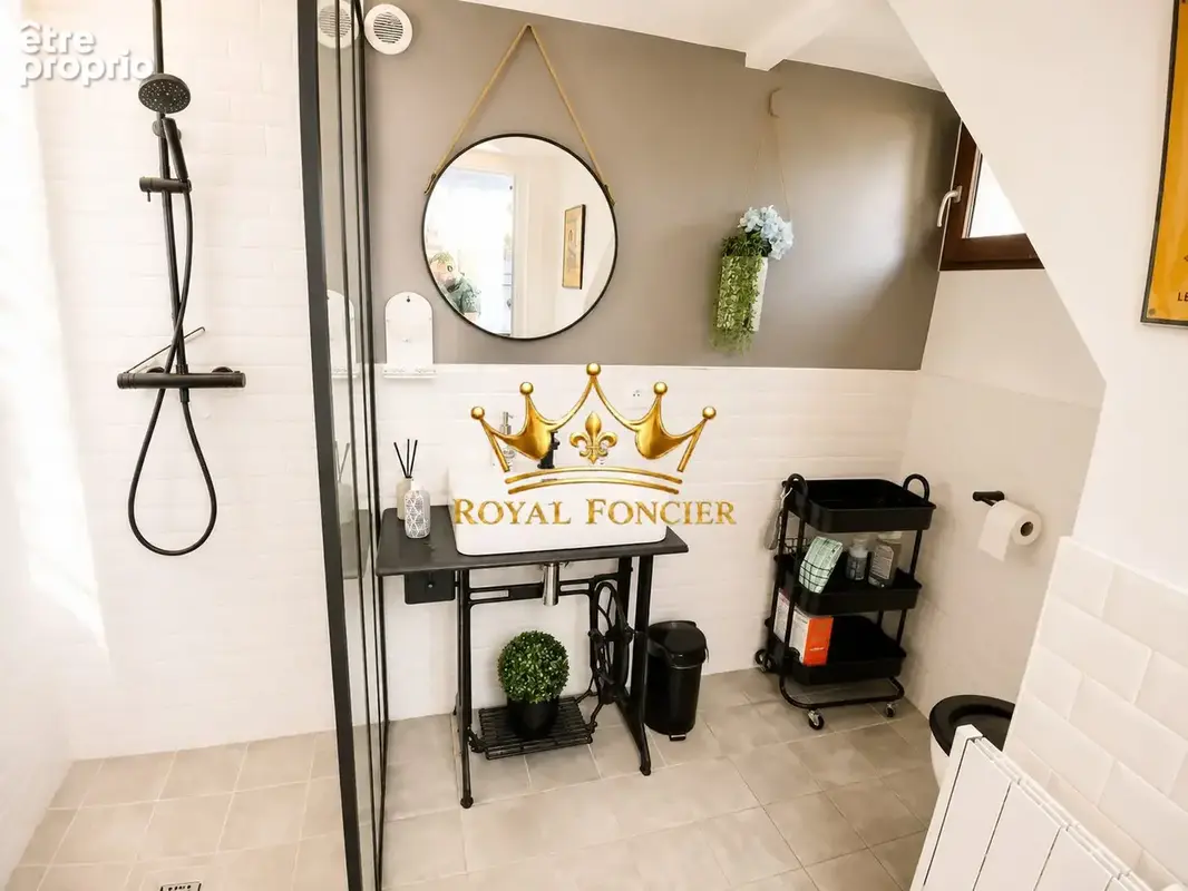 Maison 214 m² à Oyre  - photo 6
