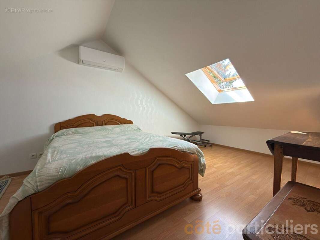 Coup de coeur à Orval : maison rénovée et dépôt d'artisan de 115 m² - photo 9