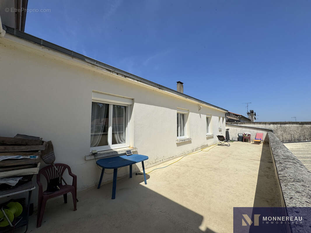 Ensemble immobilier avec local commercial et logement avec jardin - photo 12