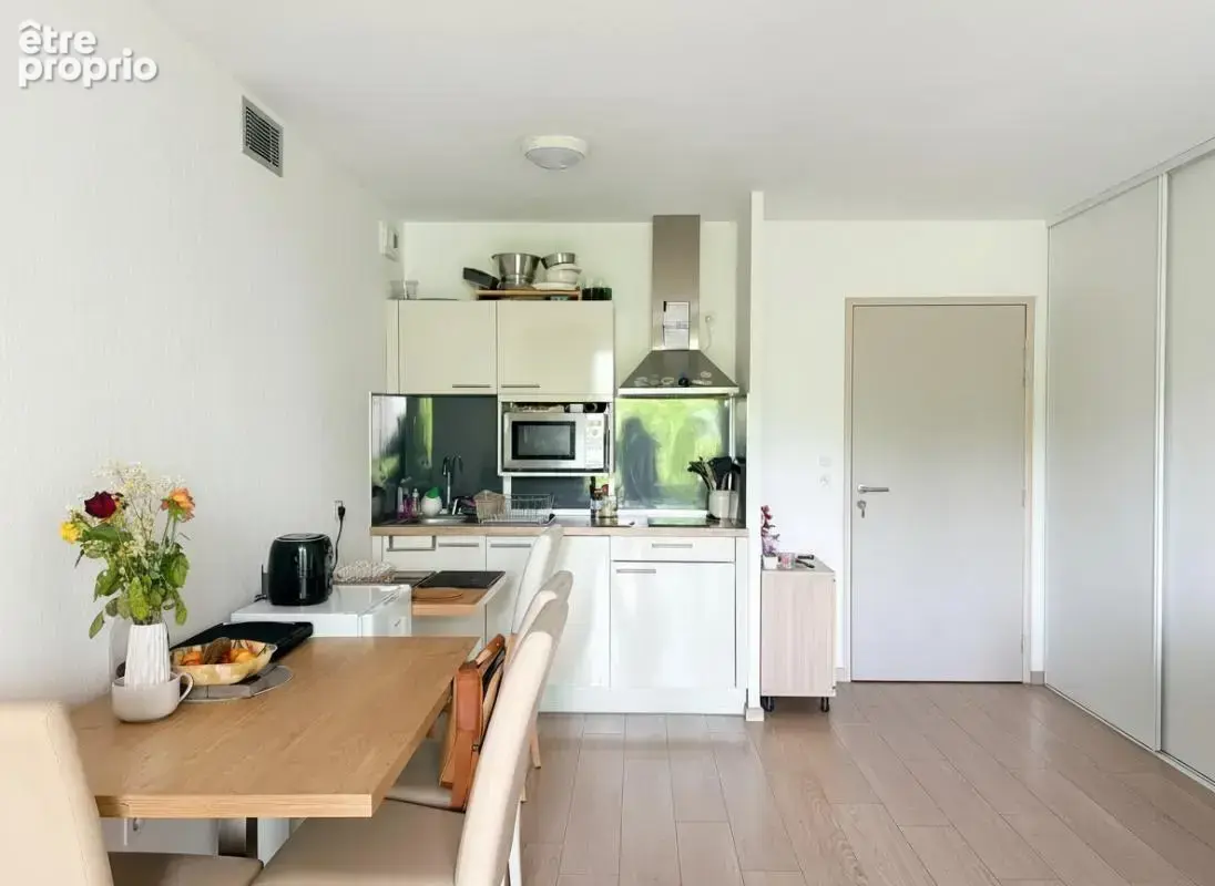 T2 50 m² rénové, balcon 13 m², parking  Résidence sécurisée - photo 4