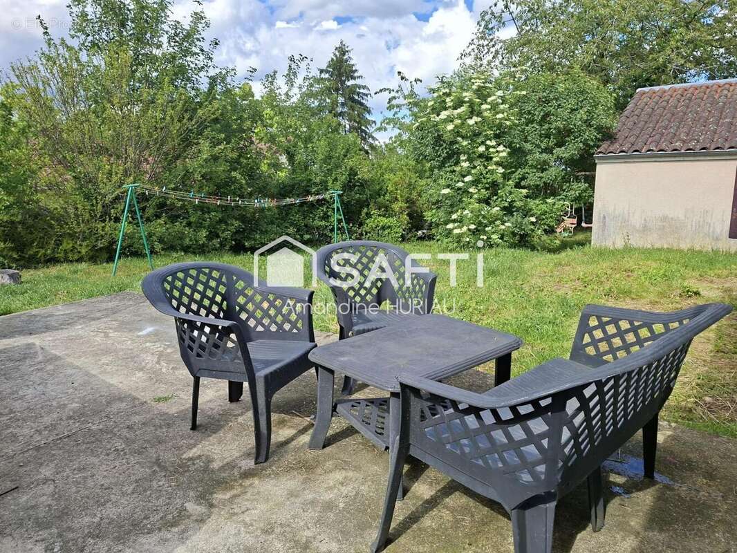 Photo 3 - Maison à BELLENAVES