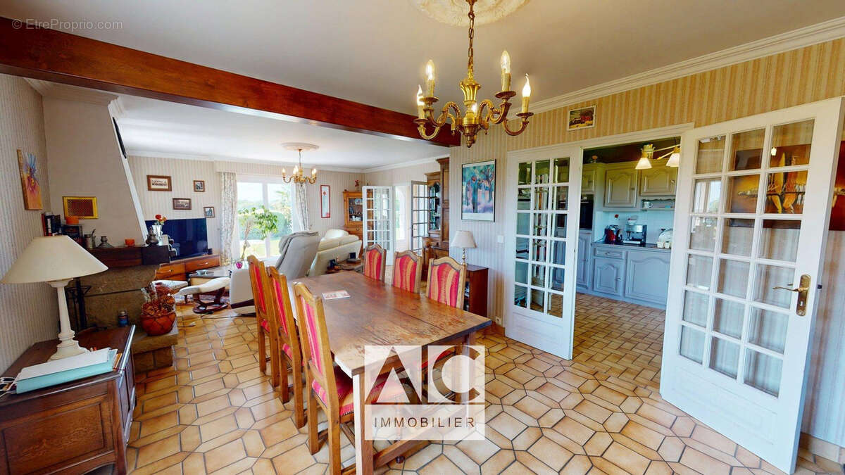 Maison à PLOUNEVEZ-QUINTIN
