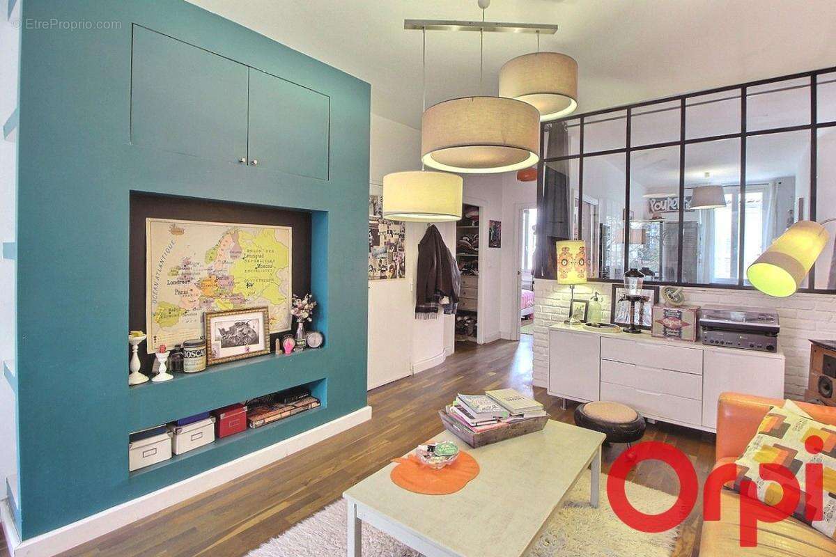 Appartement à MARSEILLE-1E