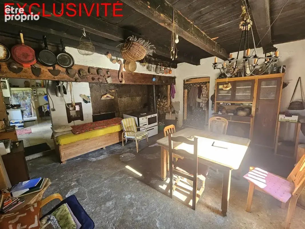 Haut-Jura : authentique ferme en pierre isolé sur terrain de plus de 30 Hectares - photo 8