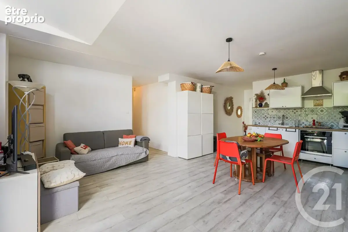 Appartement 83 m² à Fontaine  - photo 5