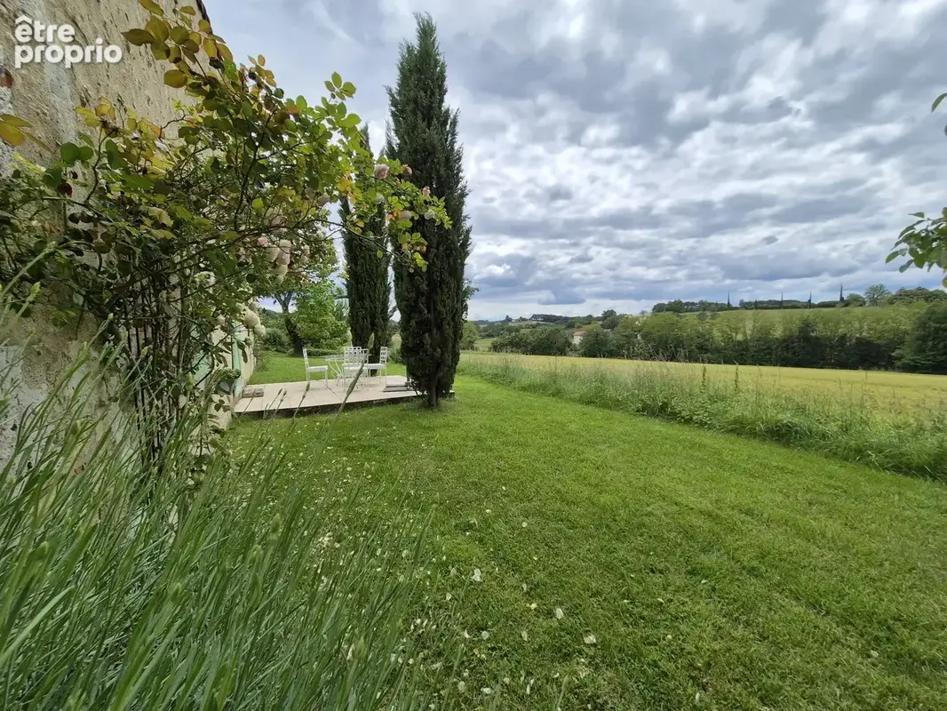Maison en pierre de caractère avec gîte et piscine - photo 17