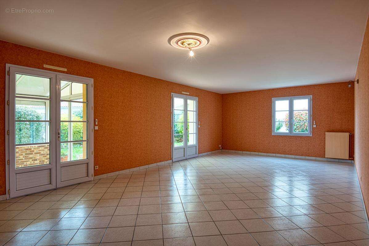 Maison à BOUGUENAIS