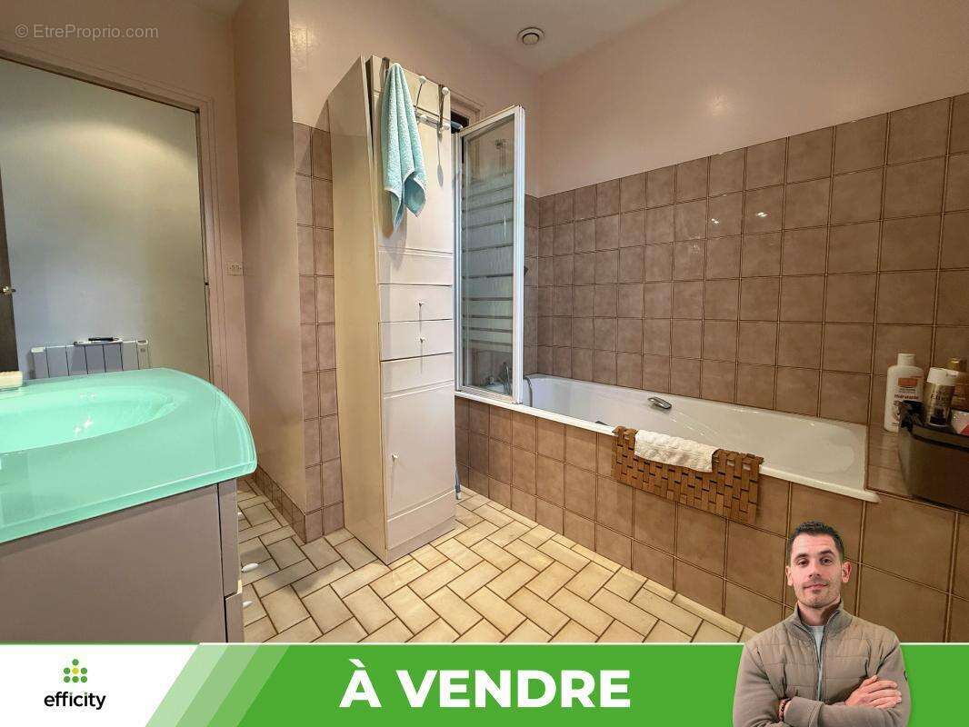Maison 112 m² à Lizant  - photo 12