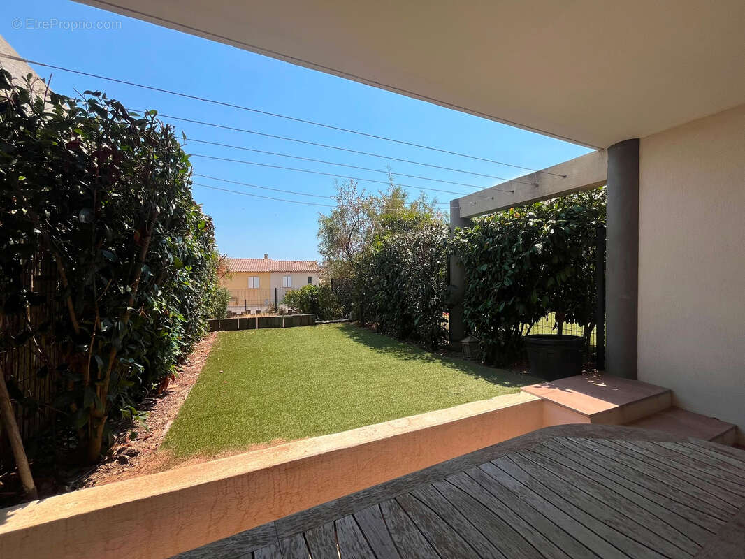 Appartement à BORMES-LES-MIMOSAS