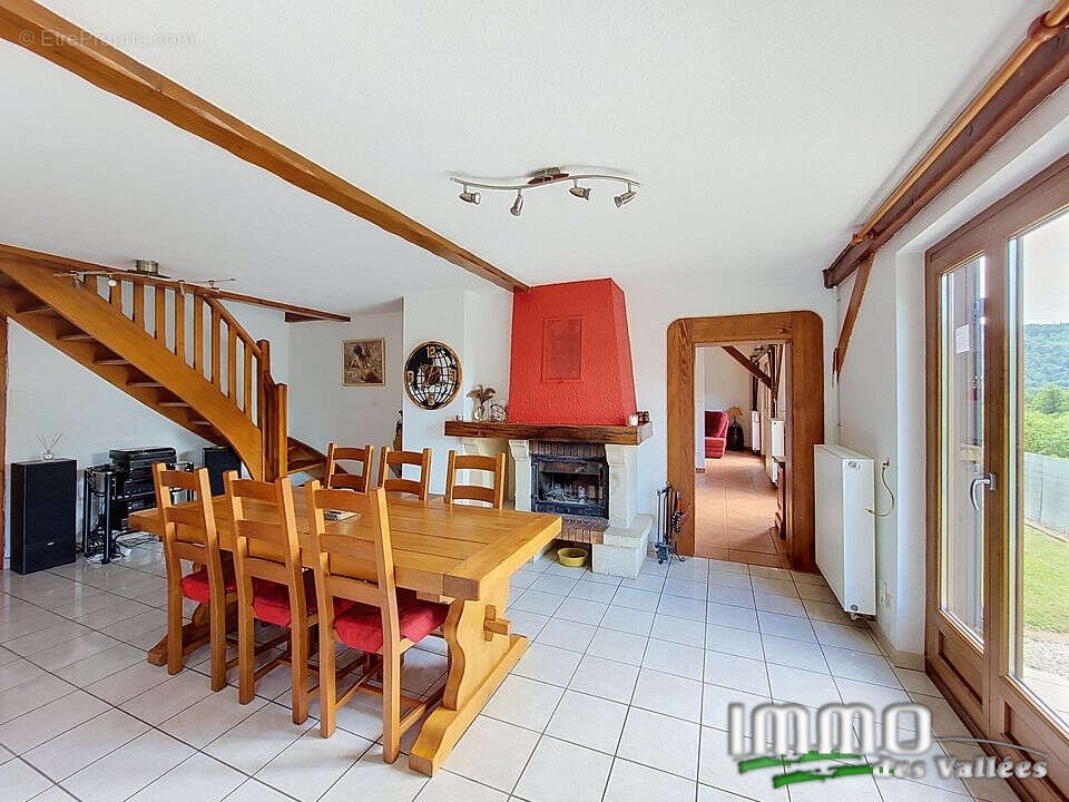 Chalet 7 chambres et dépendance - 280 m² - photo 7