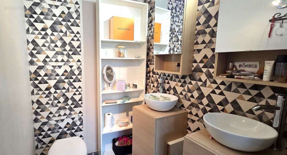 CUGES LES PINS-MAISON-A VENDRE T3-A VENDRE-TERRASSE-CAVE - Maison à CUGES-LES-PINS