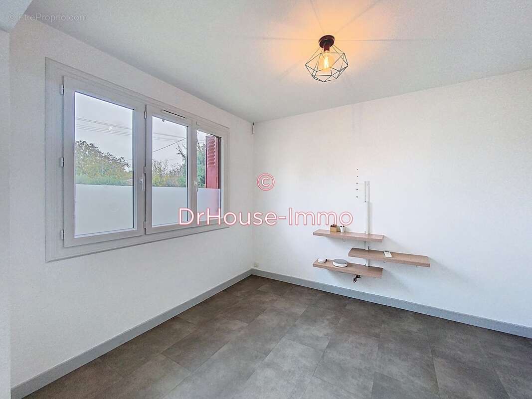 Maison à AMBARES-ET-LAGRAVE