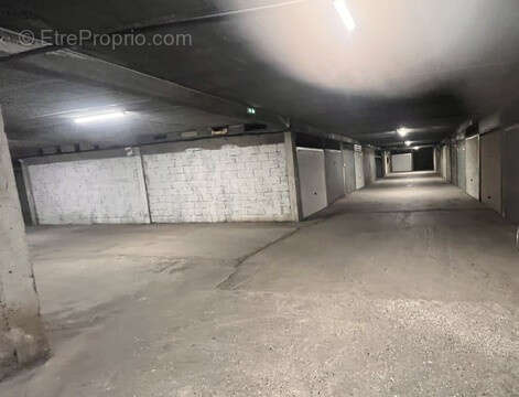 Golfe juan garage a vendre situe aveneue de belgique acces facile - photo 4