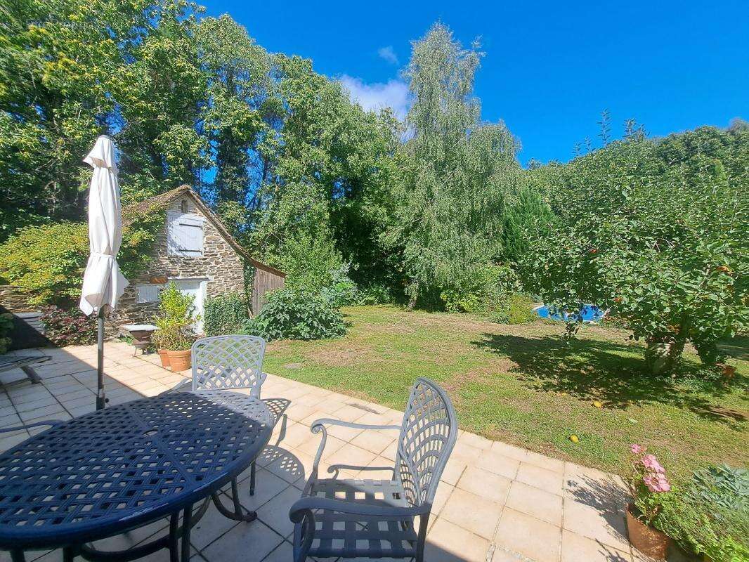 Maison à ARNAC-POMPADOUR