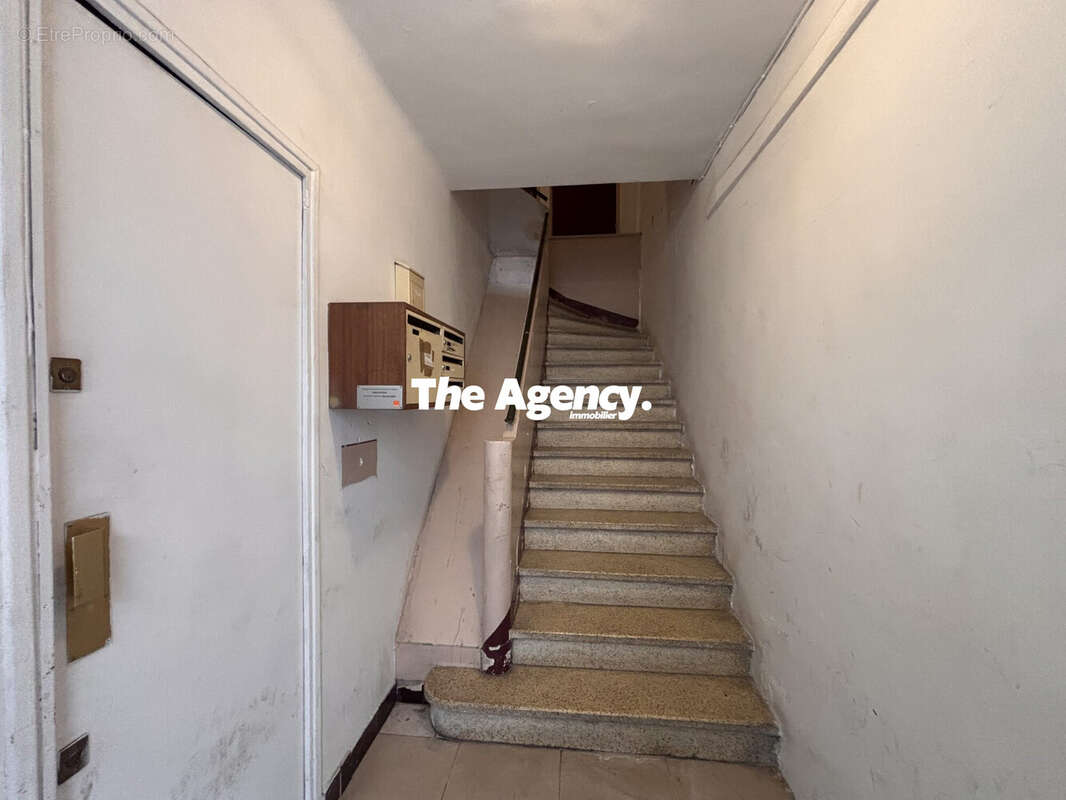 Appartement à MARSEILLE-1E