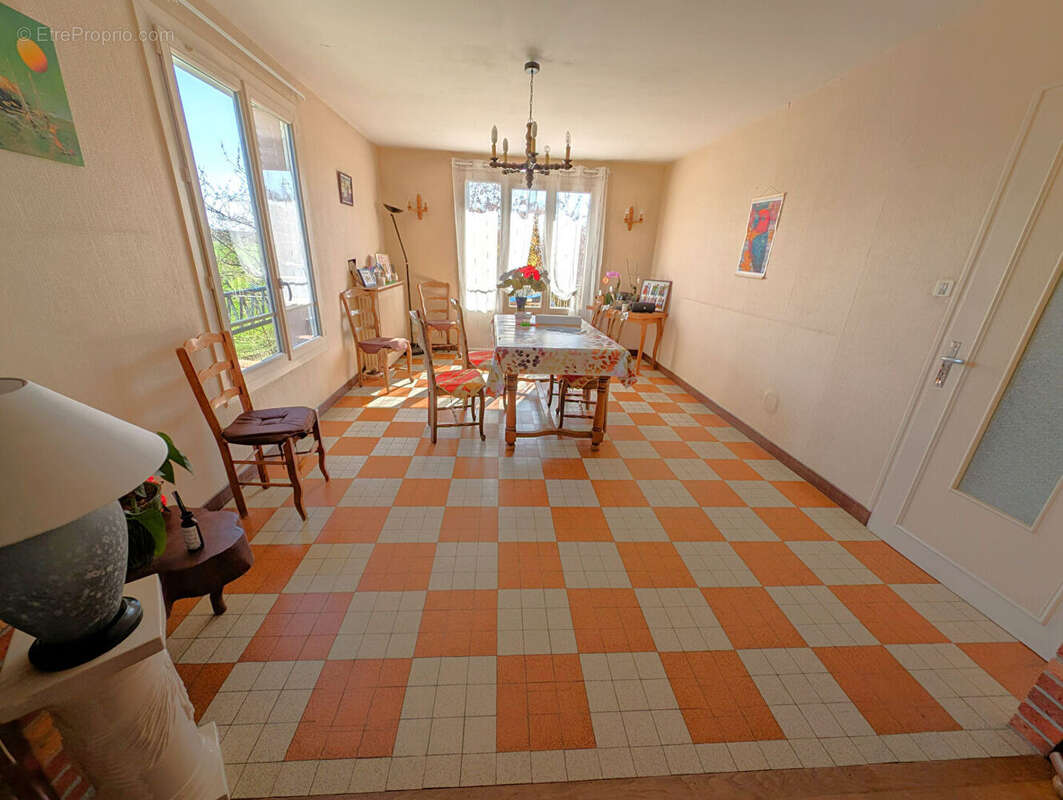 Maison à CHAMPIGNELLES