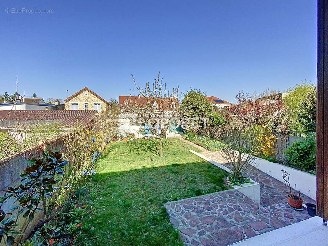 Maison à VERNEUIL-SUR-SEINE