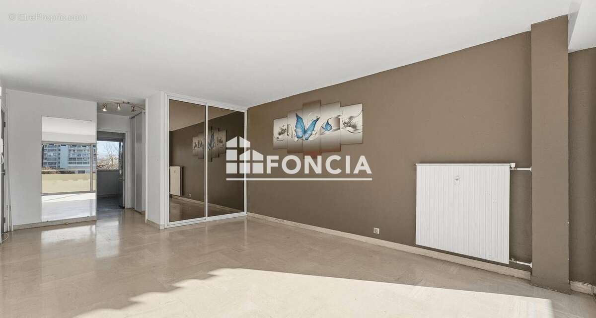 Appartement à MANDELIEU-LA-NAPOULE