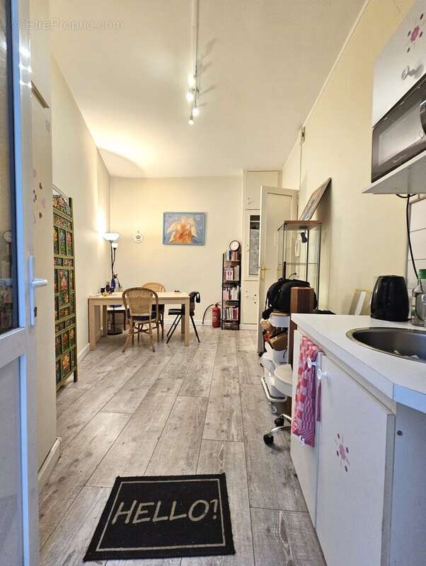 Arrière boutique - Commerce à PARIS-11E