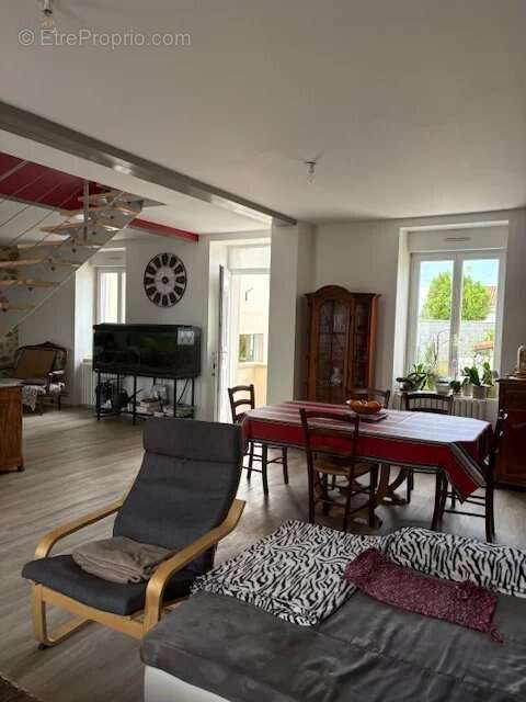 Maison à SAINT-JUNIEN