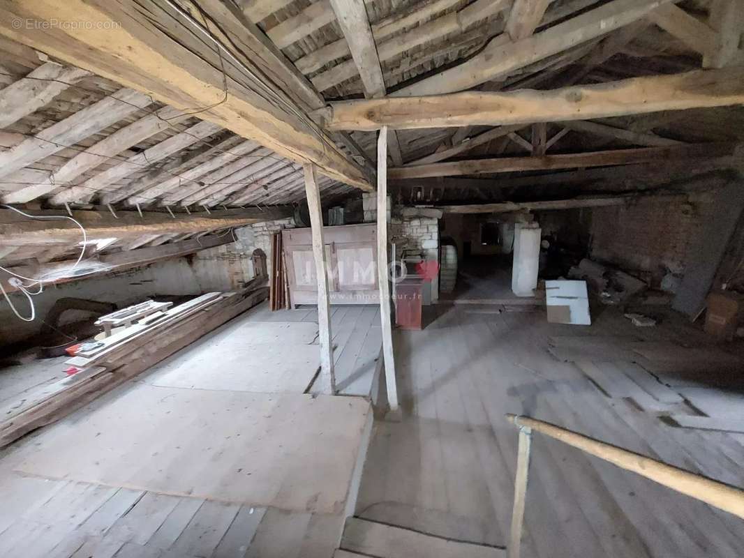 Maison à SAINTE-NEOMAYE