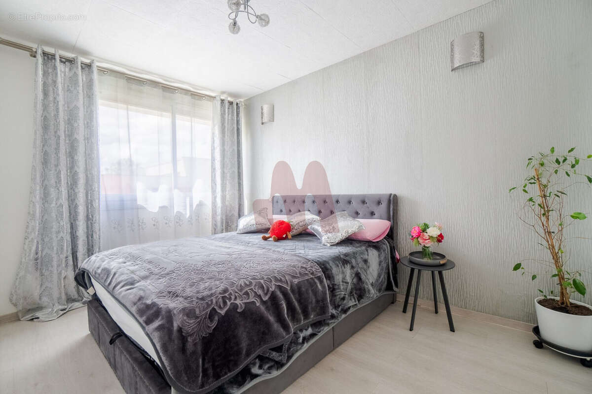Appartement à BRON